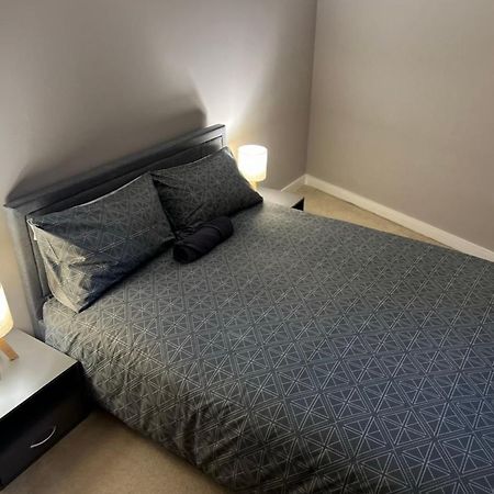 Modern Room Homestay In Apartment With Private Bathroom Croydon Ngoại thất bức ảnh