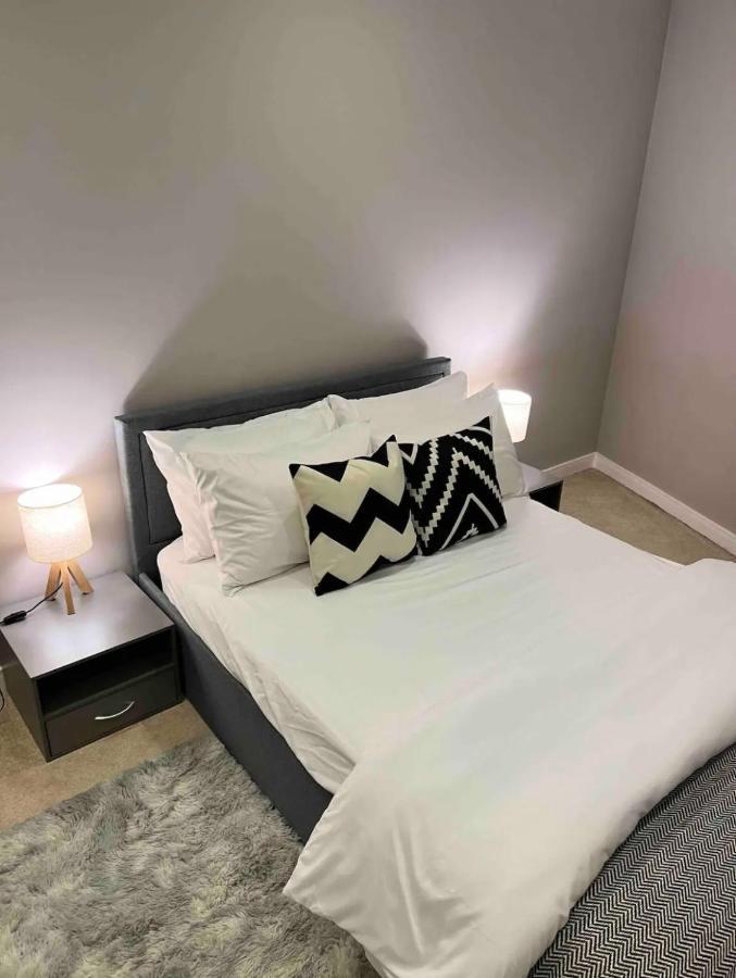 Modern Room Homestay In Apartment With Private Bathroom Croydon Ngoại thất bức ảnh